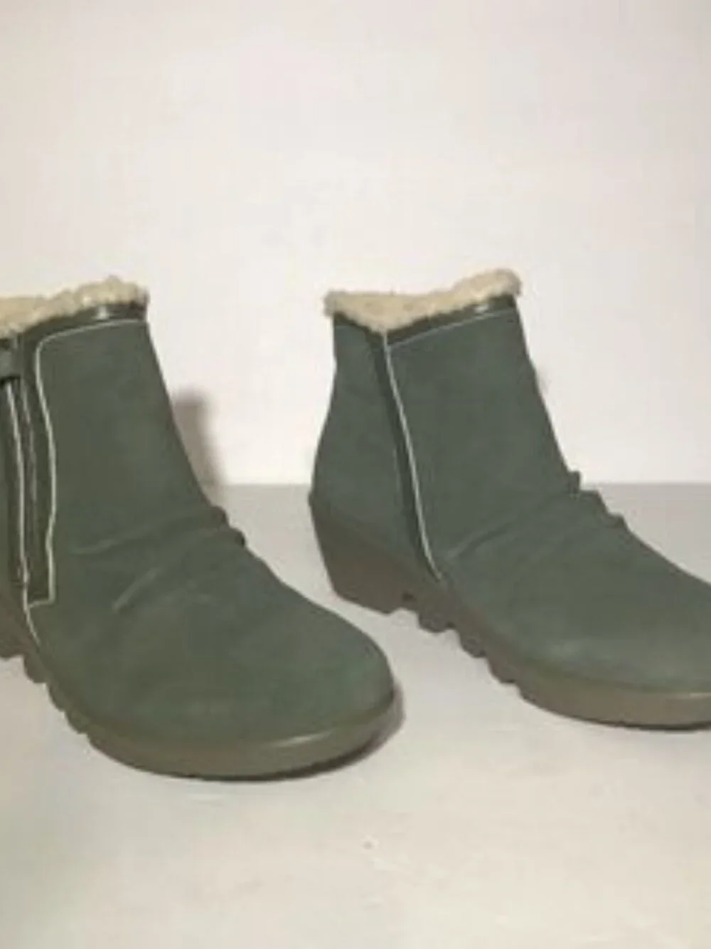 Skechers Jumper Studded Sherpa Trim Bootie